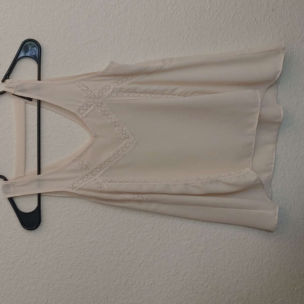 Monteau flowy sheer tank top. Cream and lace. Beautiful! Size XL S.